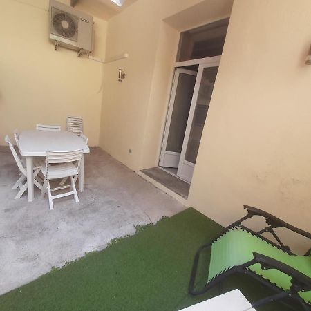 Au 70 Appartement Millau Buitenkant foto
