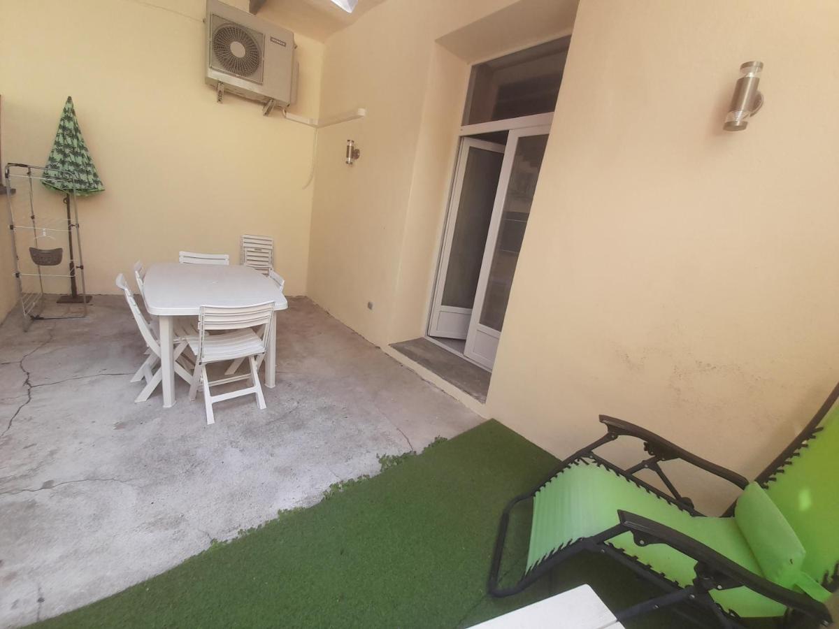 Au 70 Appartement Millau Buitenkant foto